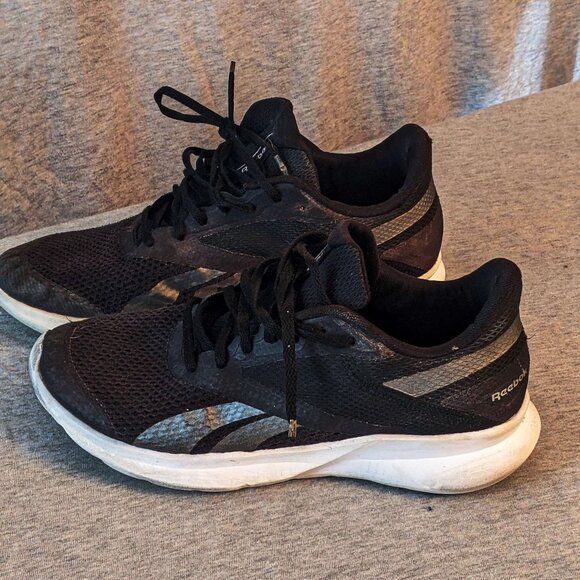 Reebok Memory Tech SIze 8 Ladies Black with Silver Stripes - Picture 1 of 8